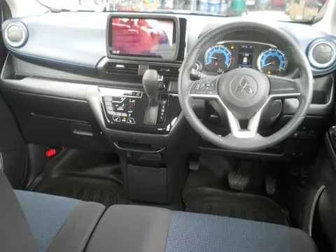 Mitsubishi eK X