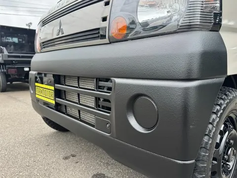 Mitsubishi Minicab Truck