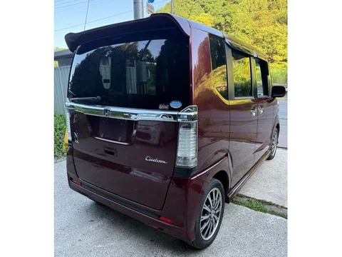 Honda N-BOX Custom