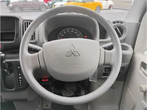 Mitsubishi Minicab Van