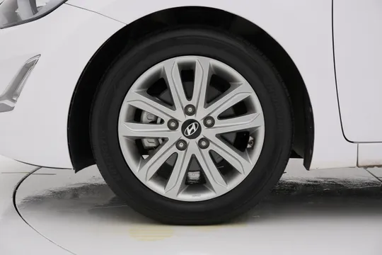 Hyundai Elantra (Avante)
