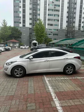 Hyundai Elantra (Avante)