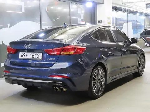 Hyundai Elantra (Avante)