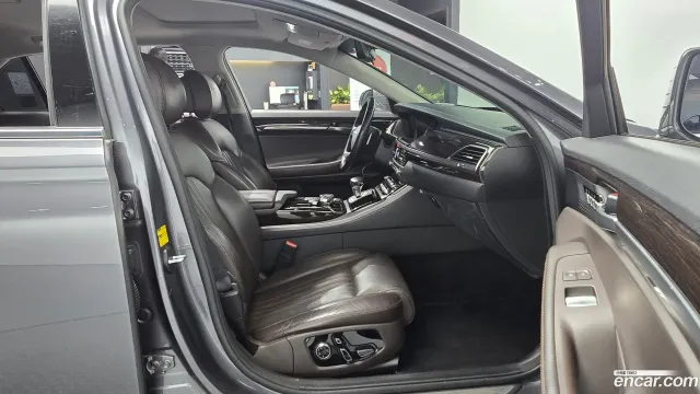 Genesis G90 (EQ900)