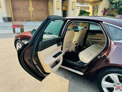 Jaguar XFL