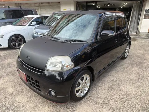Daihatsu Esse