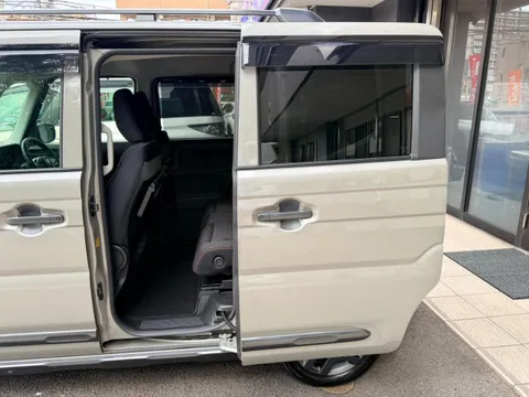 Suzuki Spacia Gear