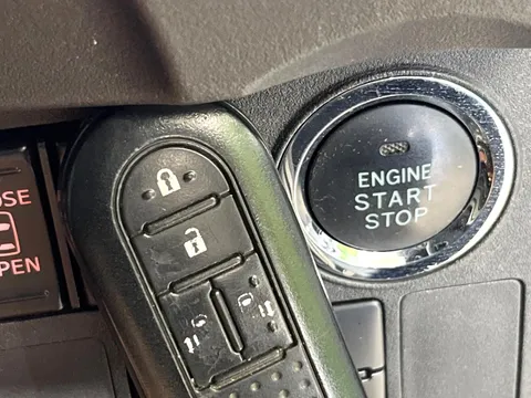 Toyota Pixis Mega