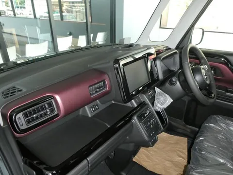 Suzuki Spacia