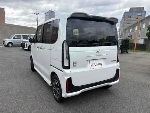 Honda N-BOX Custom