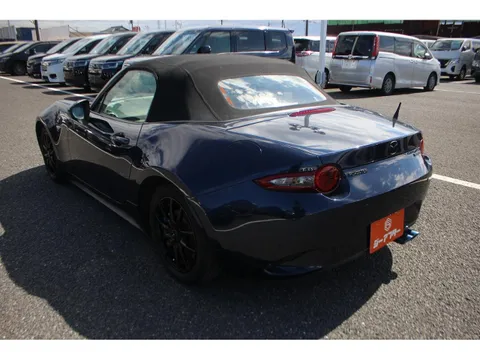 Mazda MX-5 (Roadster)
