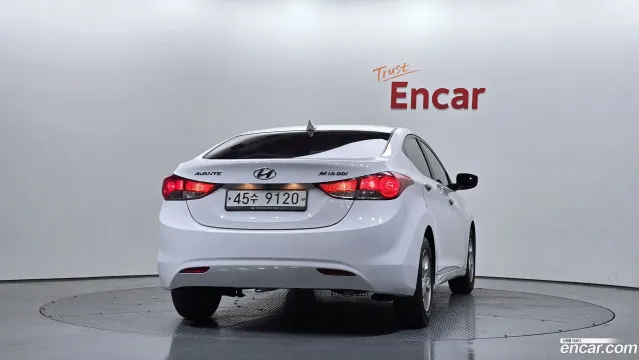 Hyundai Elantra (Avante)