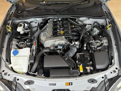 Mazda MX-5 (Roadster)