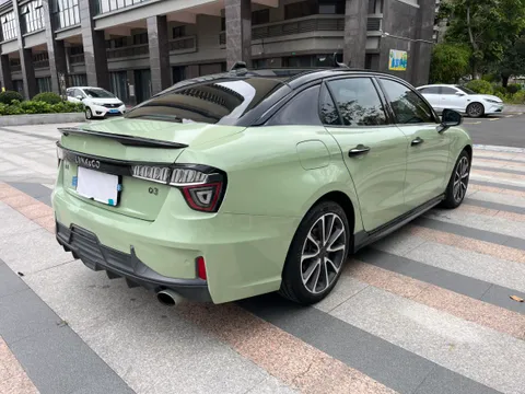 Lynk & Co 03