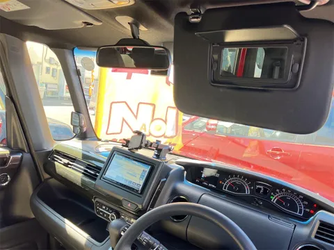 Honda N-BOX Custom