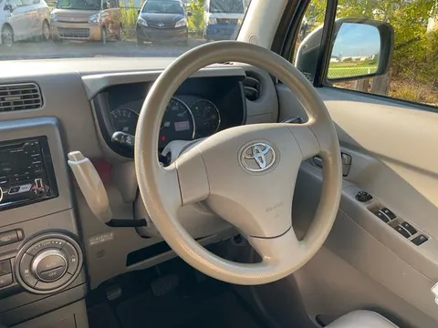Toyota Pixis Space