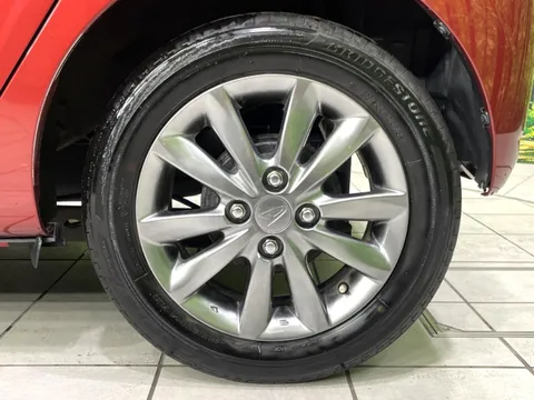 Daihatsu Mira Tocot