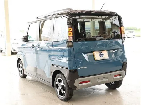 Mitsubishi Delica Mini