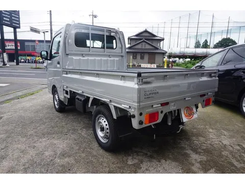 Nissan Clipper Truck