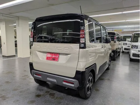 Mitsubishi Delica Mini