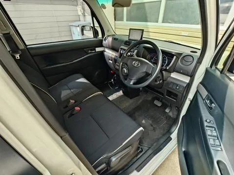 Toyota Pixis Space