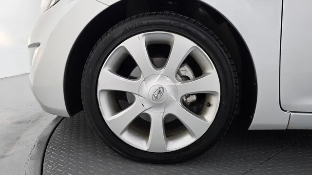 Hyundai Elantra (Avante)
