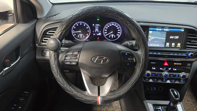 Hyundai Elantra (Avante)