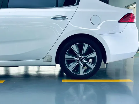 Kia K4