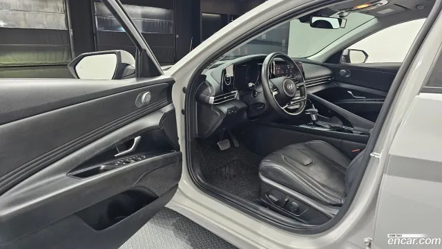 Hyundai Elantra (Avante)