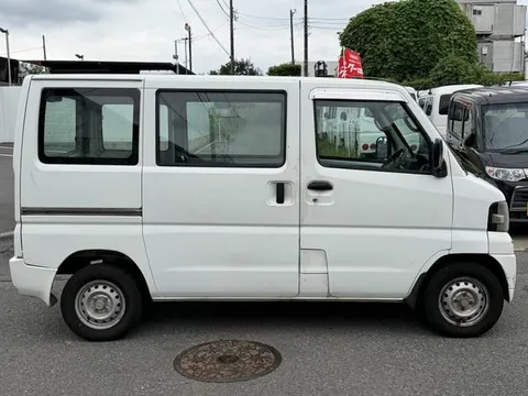 Mitsubishi Minicab Van