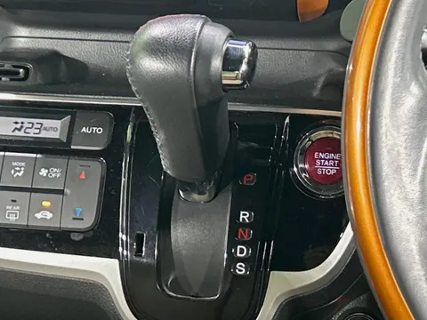 Honda N-BOX Slash