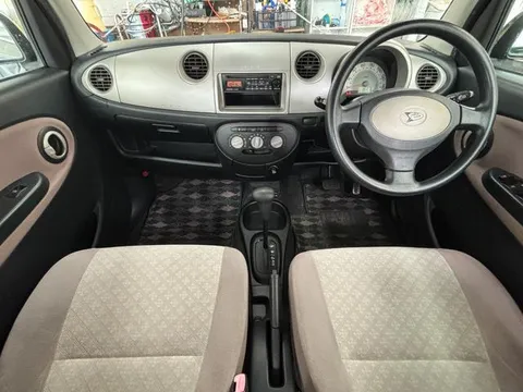 Daihatsu Mira Gino