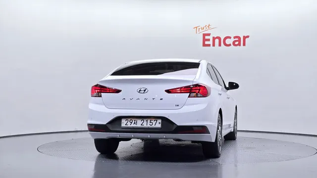 Hyundai Elantra (Avante)