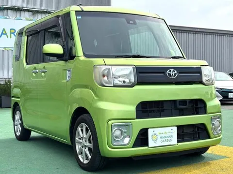 Toyota Pixis Mega
