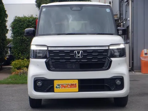 Honda N-BOX Custom