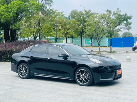 Lynk & Co 03