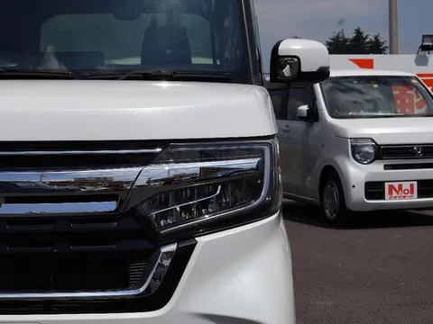 Honda N-BOX Custom