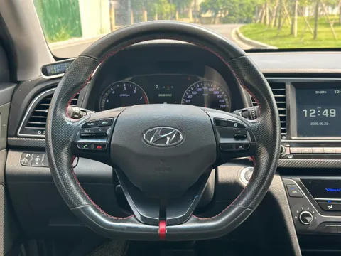 Hyundai Elantra (Avante)