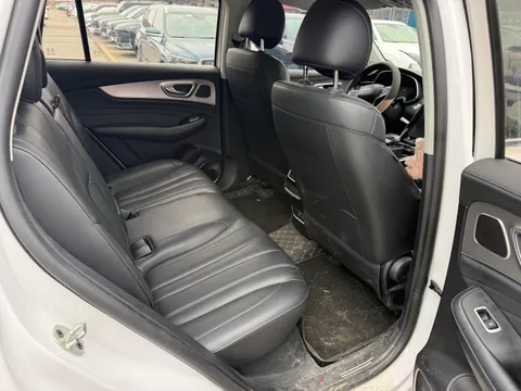 Roewe RX5