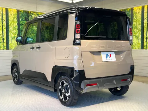 Mitsubishi Delica Mini