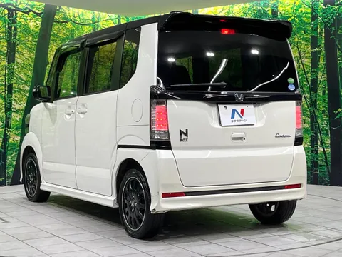 Honda N-BOX Custom