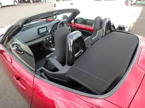 Mazda MX-5 (Roadster)