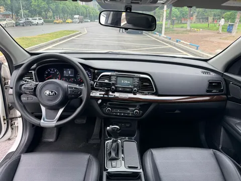 Kia K4