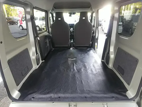 Nissan Clipper Van