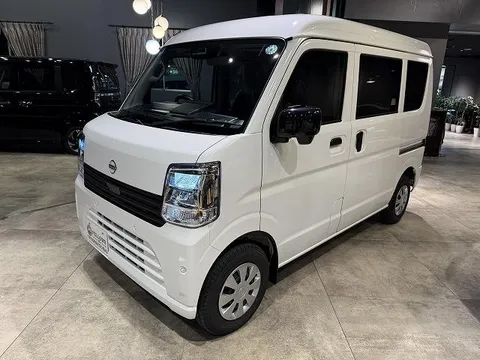 Nissan Clipper Van
