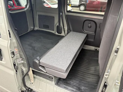 Nissan Clipper Van