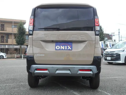 Mitsubishi Delica Mini