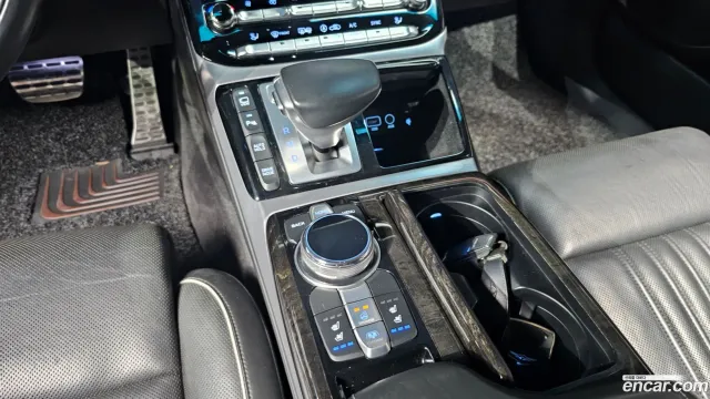 Genesis G90 (EQ900)