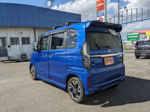 Honda N-BOX Custom