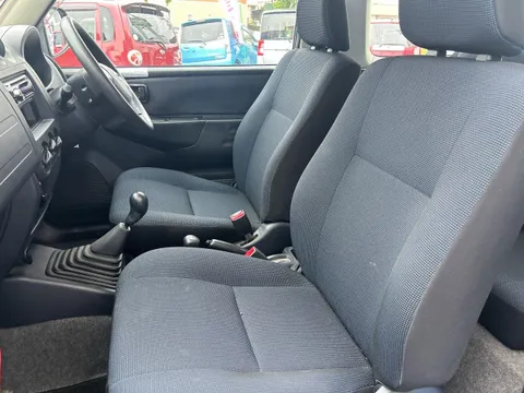 Nissan KIX